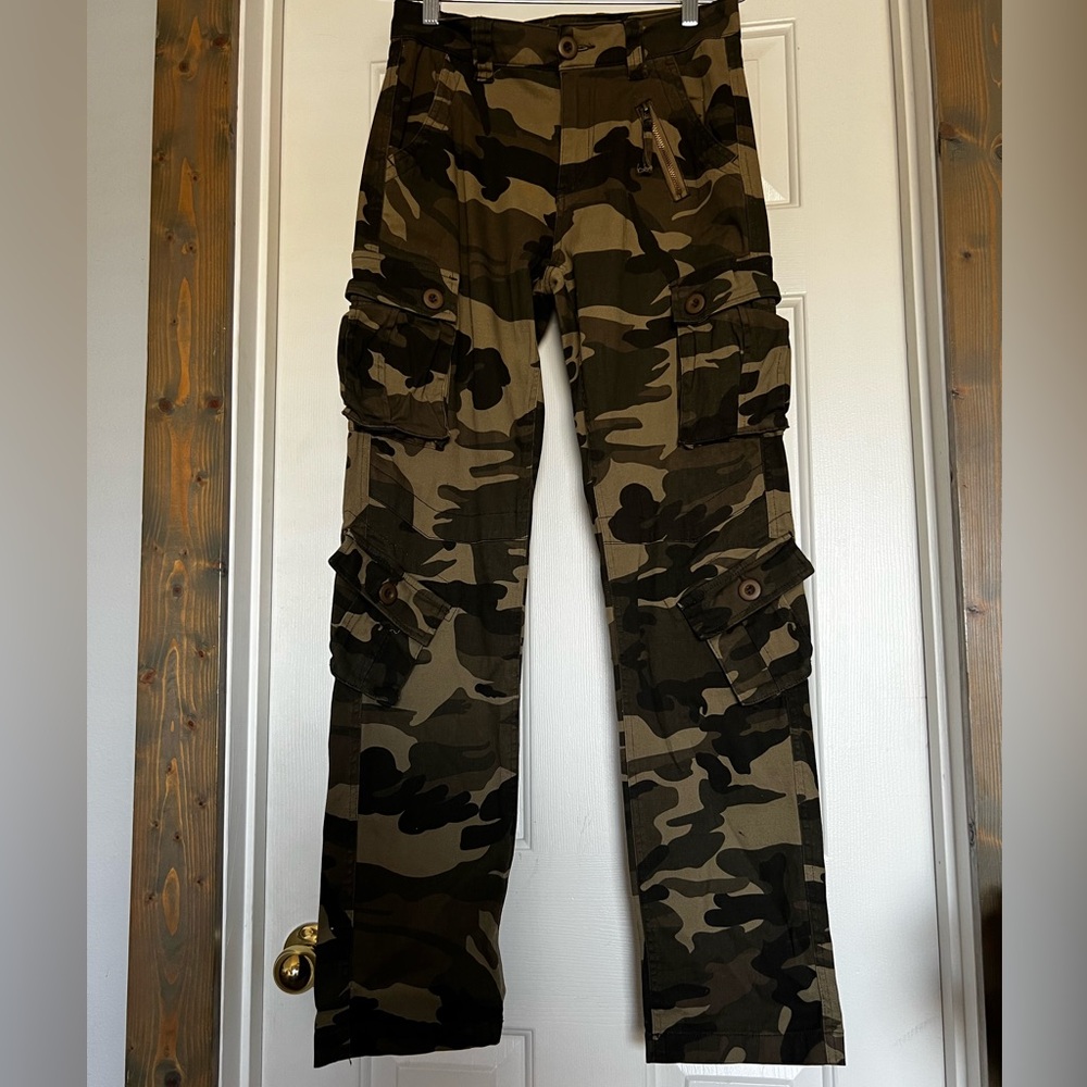 Women’s Camouflage Cargo Pants